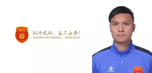 两位主创与同学们热烈交流，介绍了自己的角色并分享了幕后故事